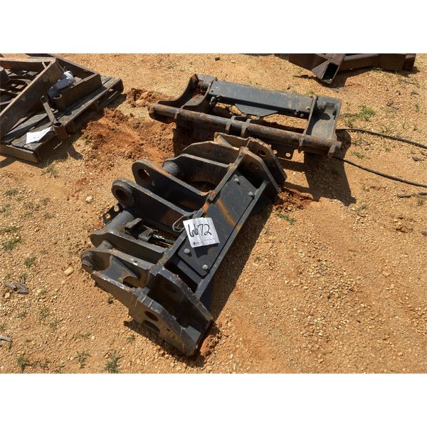 JOHN DEERE QUICK COUPLER Loader Attachments