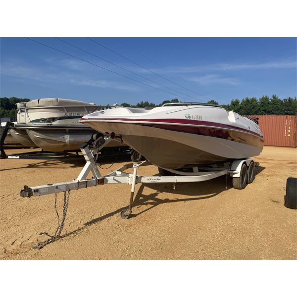 2000 TAHOE 220 DECK Boat