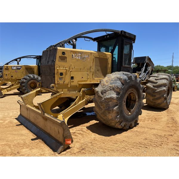 CAT 535D Skidder