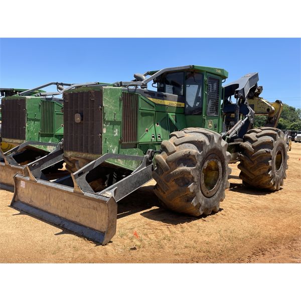 JOHN DEERE 748L Skidder