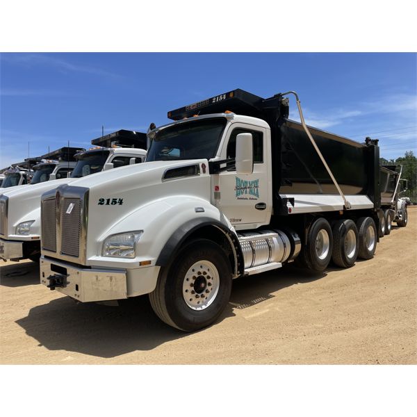 2020 KENWORTH T880 Dump Truck