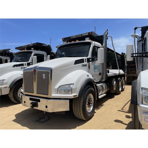 2020 KENWORTH T880 Dump Truck