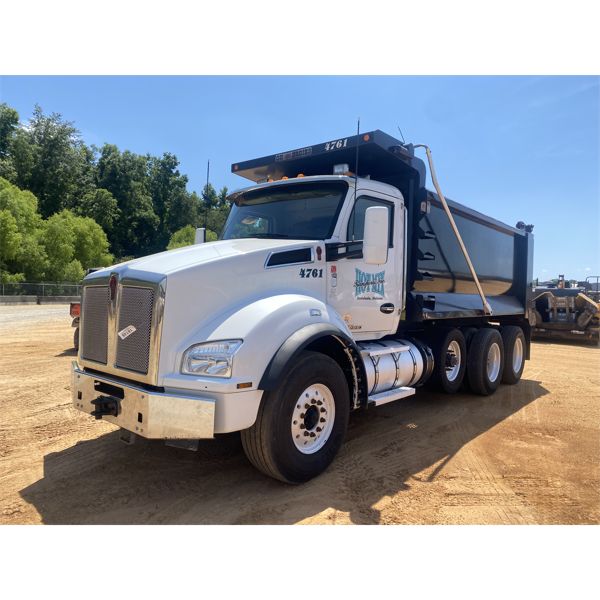 2020 KENWORTH T880 Dump Truck