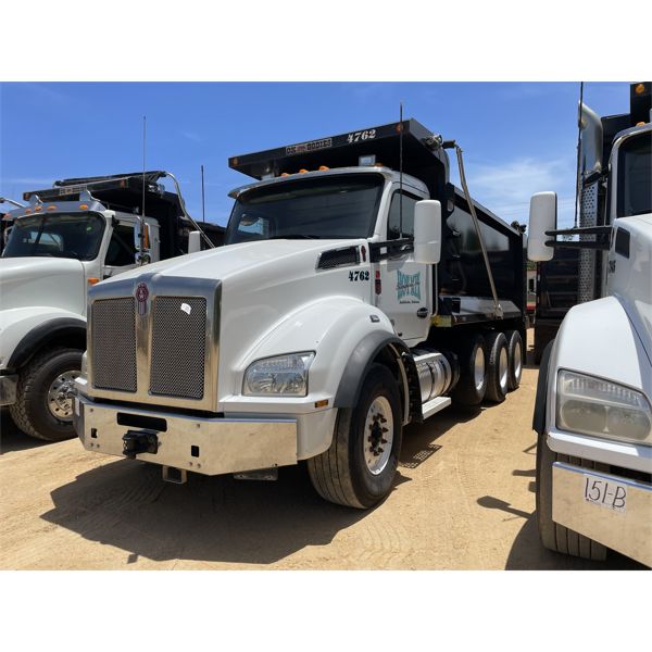 2020 KENWORTH T880 Dump Truck