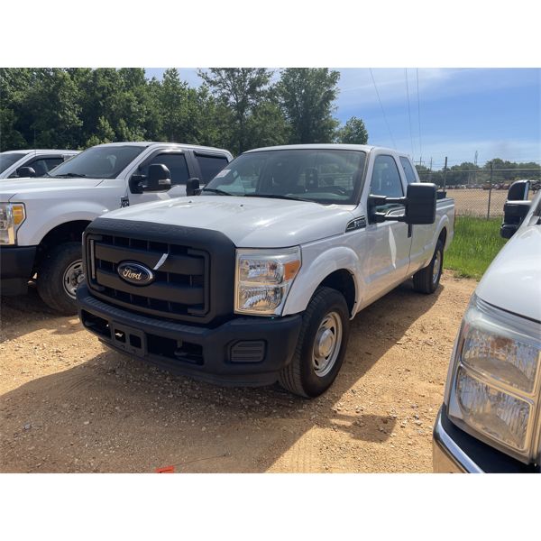 2015 FORD F250 XL Pickup Truck