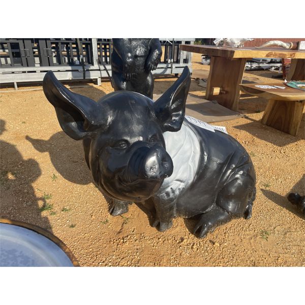 ALUM CAST SITTING PIG