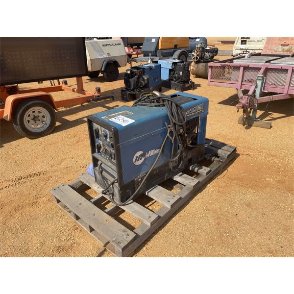 MILLER BOBCAT 250 WELDER