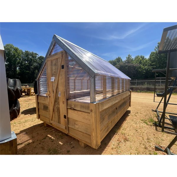 8' x 12' GREEN HOUSE