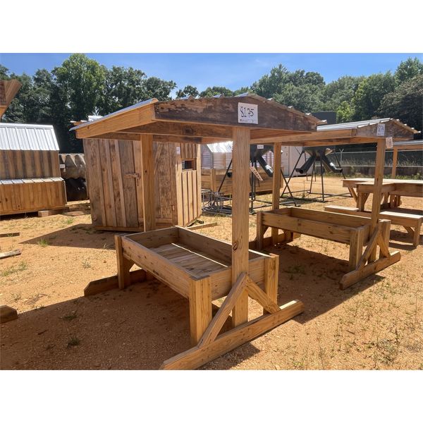 COVERED FEED TROUGH