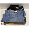 Image 1 : 2 PR LADIES SIZE 22W PLUS JEANS