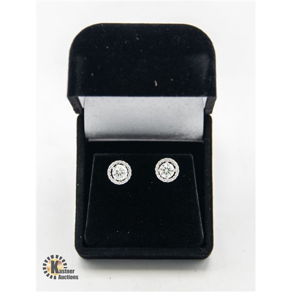 #697-TWO ROUND CUT MOISSANITE SET IN S925