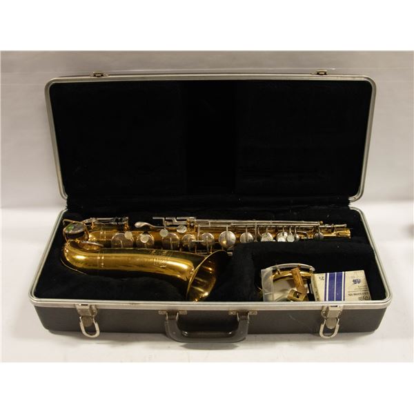 BUNDY SELMER SAXOPHONE WITH HARD CASE & PARTS