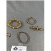 Image 2 : Nice Lot of 6 Costume Jewelry Items, 3 Bracelets, 2 Rings, 1 Brooch