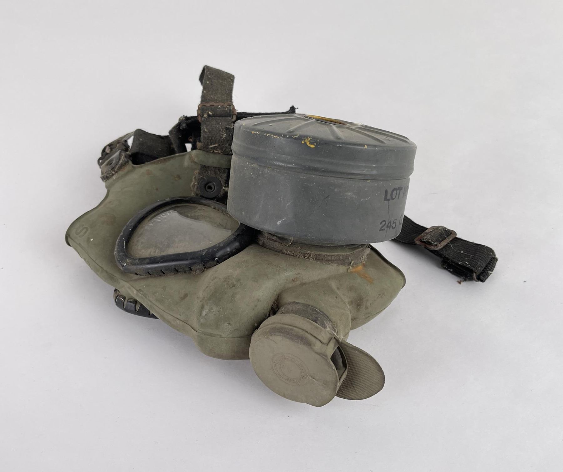 WW2 D Day M5 Airborne Gas Mask 51524954 1