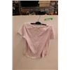 Image 7 : (3) Women's Shirts - Size Medium