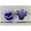 Image 1 : (2) Flower Shaped Vases