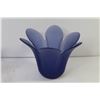 Image 3 : (2) Flower Shaped Vases
