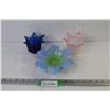 Image 1 : (4) Flower Themed Glass Pieces