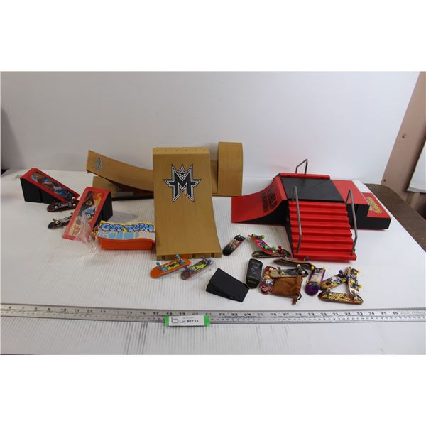 Finger Skating Toy Set