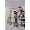 Image 2 : Meat Grinders, Assorted Kitchen Items