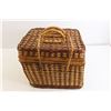 Image 5 : Picnic Basket with Picnic Dishware