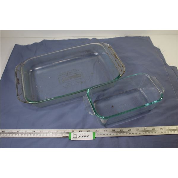 (2) Pyrex Glass Cake Pans