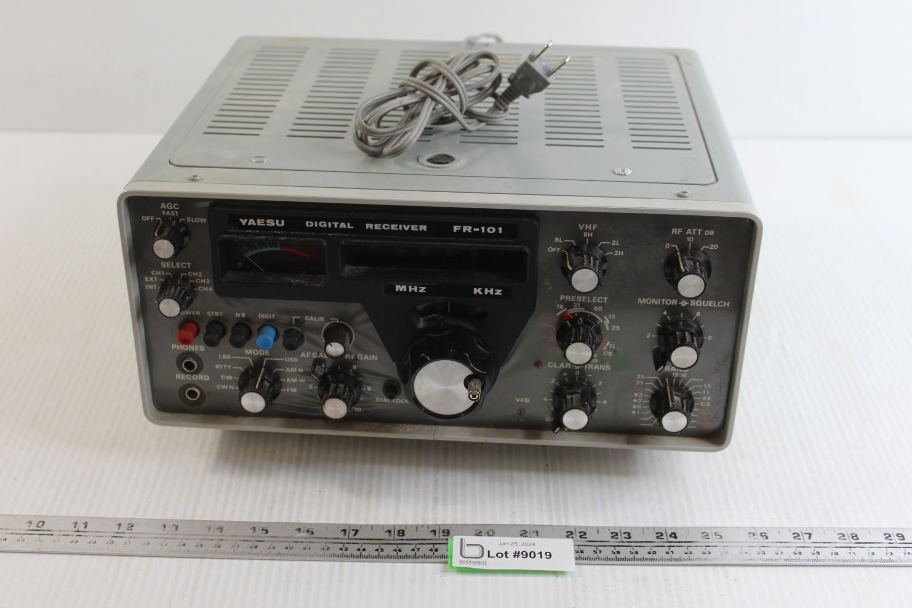 Yaesu Sommerkamp FR 101 parts trim nice condition Yaesu Sommerkamp FR 101 parts trim nice condition