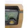 Image 3 : ERTL John Deere 1923 Chevy Van Bank Die Cast - 1/25