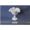 Image 1 : Hobnail Ruffled Milk Glass Vase
