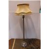 Image 1 : *Antique Asian-Themed Marble Floor Lamp with Shade - 59" High