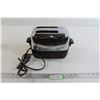 Image 1 : General Electric Toaster - Consignor Says Both Sides Work