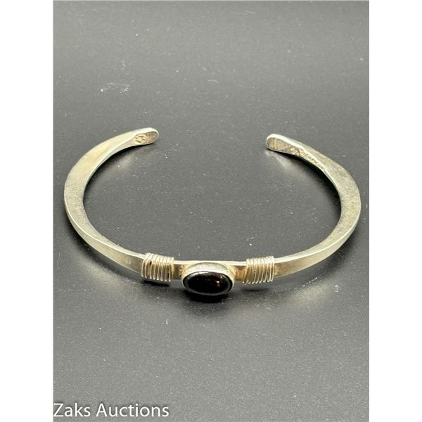 BLACK ONYX STERLING CUFF
