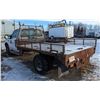 Image 5 : 2001 FORD F-450 REGULAR CAB FLAT BED 4X4 PICKUP