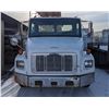 Image 2 : 2001 FREIGHTLINER FL60 FLAT DECK TRUCK