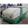 Image 2 : TENNANT 6600 RIDING SWEEPER W/ SINGLE SIDE BRUSH