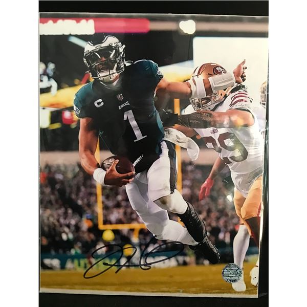 JALEN HURTS SIGNED EAGLES 8 X 10 (PRO CERT COA)