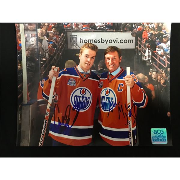 CONNOR MCDAVID AND WAYNE GRETZKY SIGNED 8 X 10 (GCG HOLO)