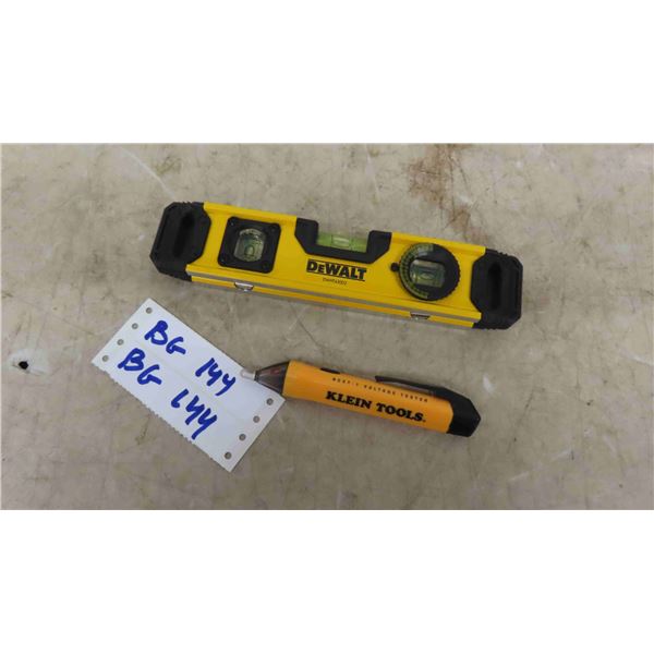 Dewalt Level & Voltage Tester 