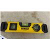 Image 2 : Dewalt Level & Voltage Tester 