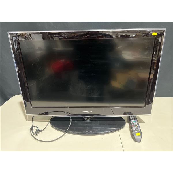 32 inch Samsung TV Model #LN23D450G1D comes with Stand and Remote