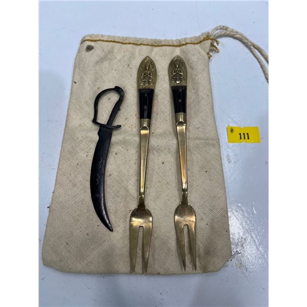 Pair of PCL Siam Pickle Forks and 4.5L Vintage Khanjar Knife with Metal Handle