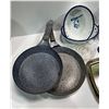 Image 2 : Kitchenware Collection, Frying Pans, Roaster, Fruit Bowl, Spoon Rest and more