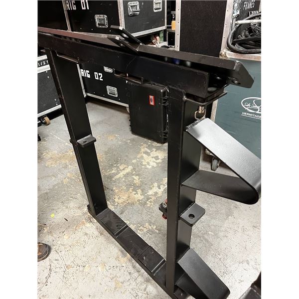 MARTIN AUDIO W8LC FLY FRAME