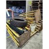 Image 1 : PALLET LOT OF ASST ITEMS
