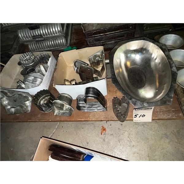 LOT OF ASSORTED ANTIQUE TIN COOKIE MOLDS