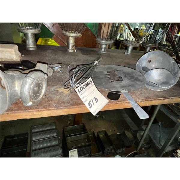 ASSORTED LOT OF TINS/ 2 GRINDERS/ TINWEAR