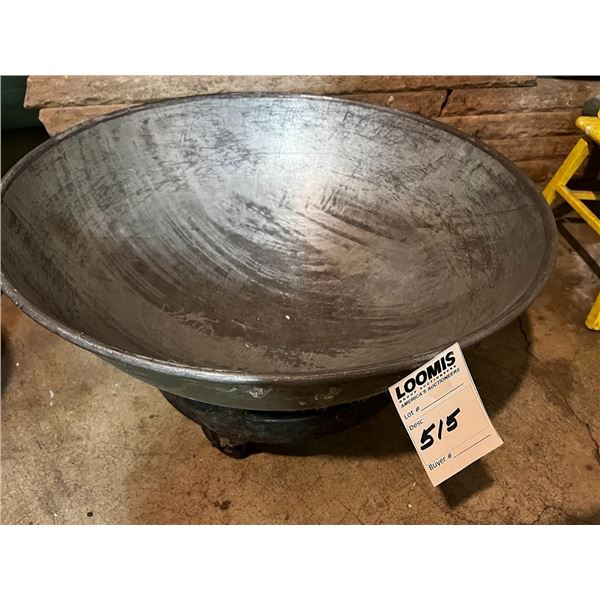 2 FT LARGE MIXING BOWL ON WHEELS