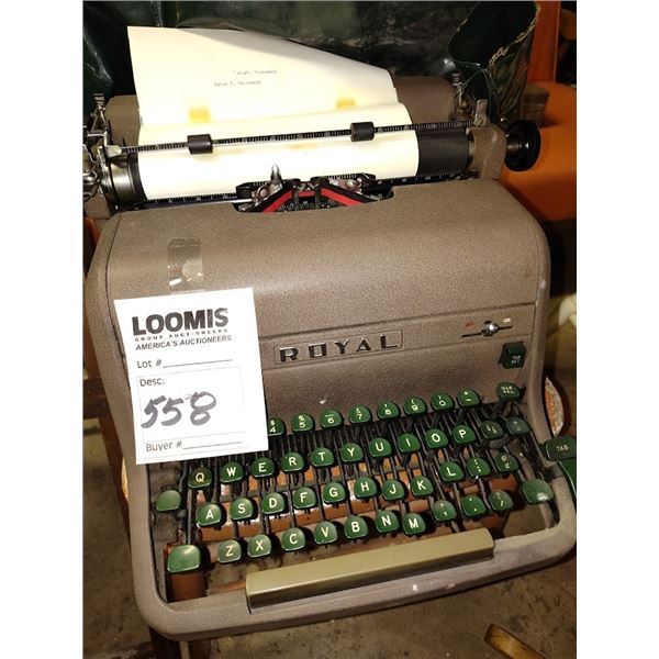 ROYAL MANUAL TYPEWRITER