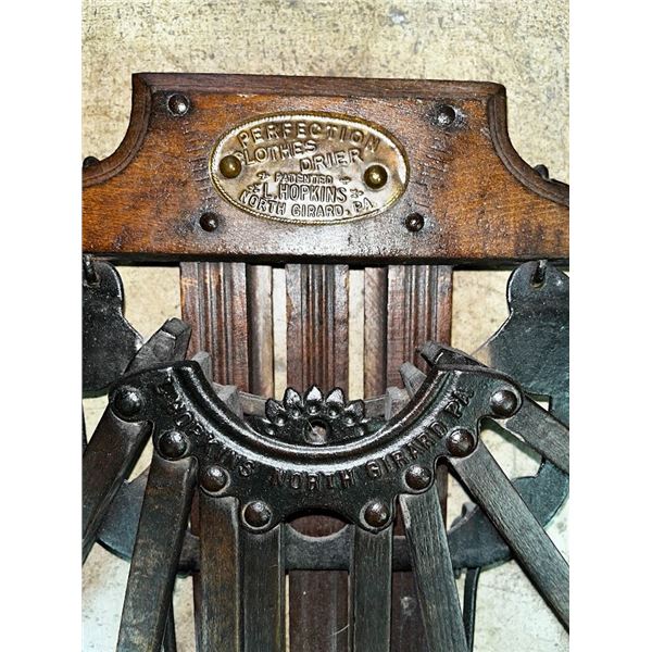 ANTIQUE WALL MOUNT CLOTHES DRYER