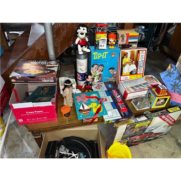 LRG SALES LOT OF VINTAGE TOYS